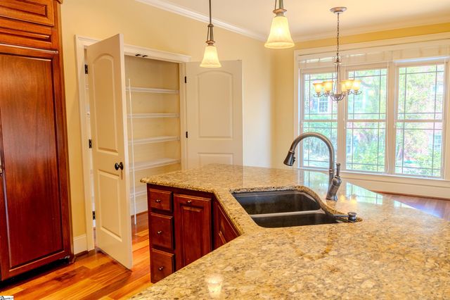 128 Paris Glen Way, Greenville, SC 29609
