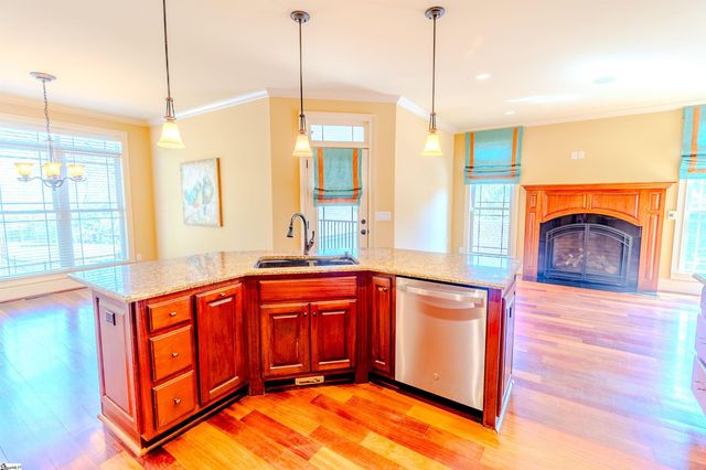 128 Paris Glen Way, Greenville, SC 29609
