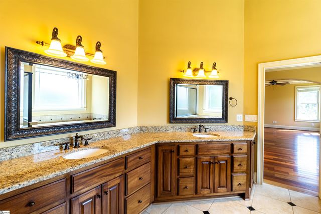 128 Paris Glen Way, Greenville, SC 29609