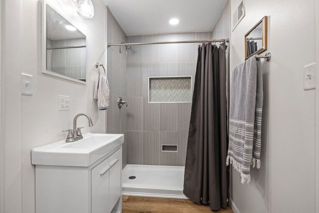 816 S Jefferson Avenue, Dixon, IL 61021