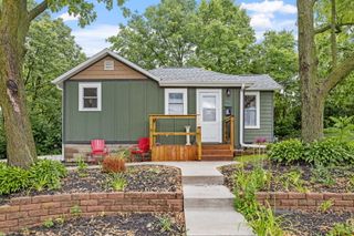 816 S Jefferson Avenue, Dixon, IL 61021