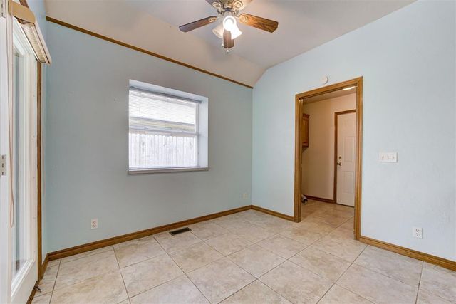18401 Chestnut Oak Drive, Edmond, OK 73012
