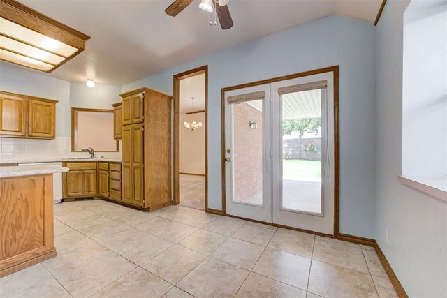 18401 Chestnut Oak Drive, Edmond, OK 73012