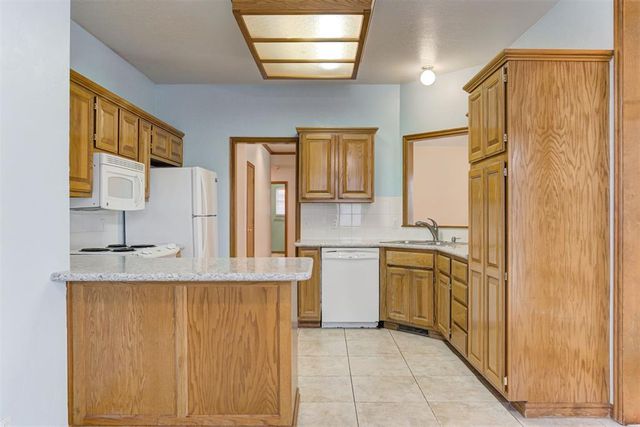 18401 Chestnut Oak Drive, Edmond, OK 73012