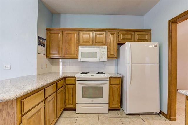 18401 Chestnut Oak Drive, Edmond, OK 73012