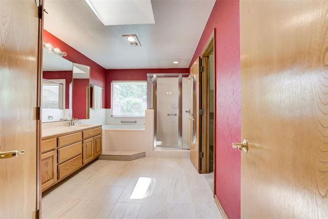 18401 Chestnut Oak Drive, Edmond, OK 73012