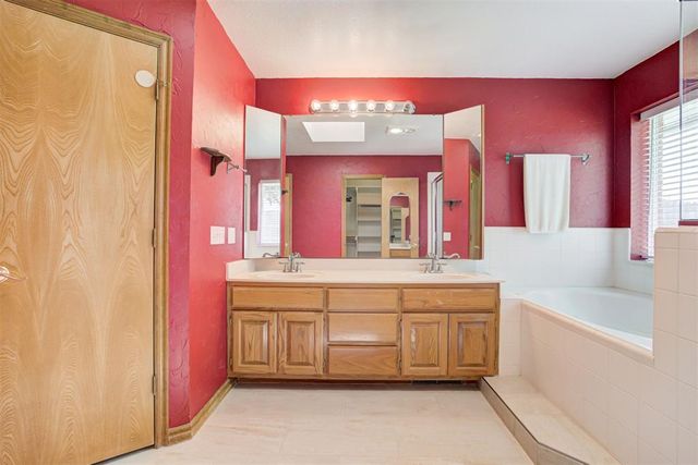 18401 Chestnut Oak Drive, Edmond, OK 73012