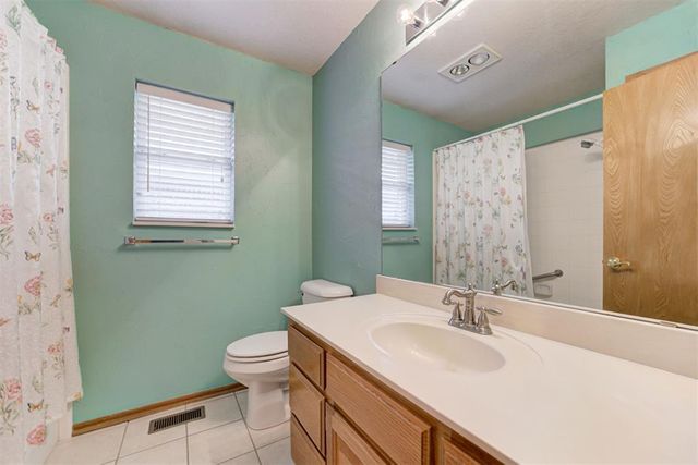 18401 Chestnut Oak Drive, Edmond, OK 73012