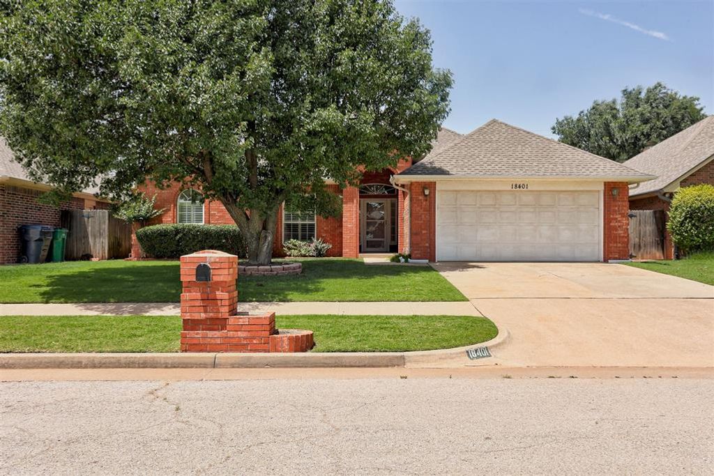 18401 Chestnut Oak Drive, Edmond, OK 73012