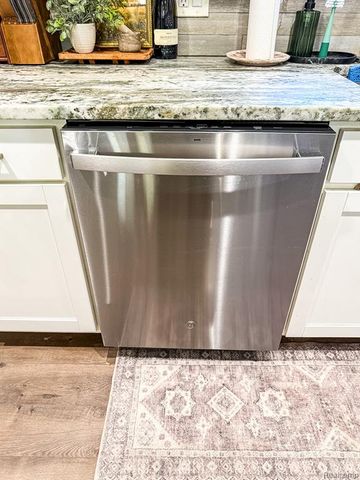 30723 Flanders Avenue, Warren, MI 48088