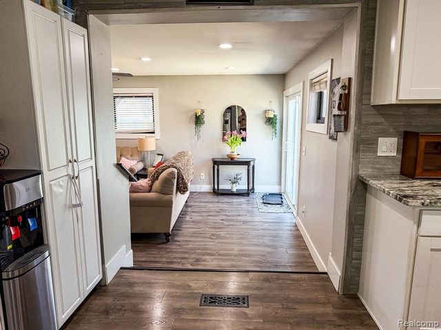 30723 Flanders Avenue, Warren, MI 48088