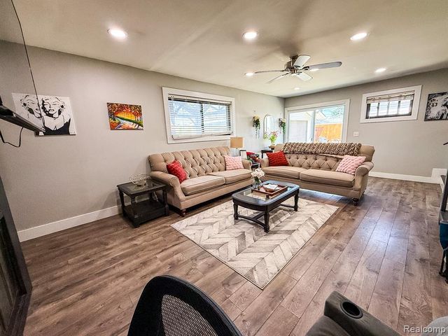 30723 Flanders Avenue, Warren, MI 48088