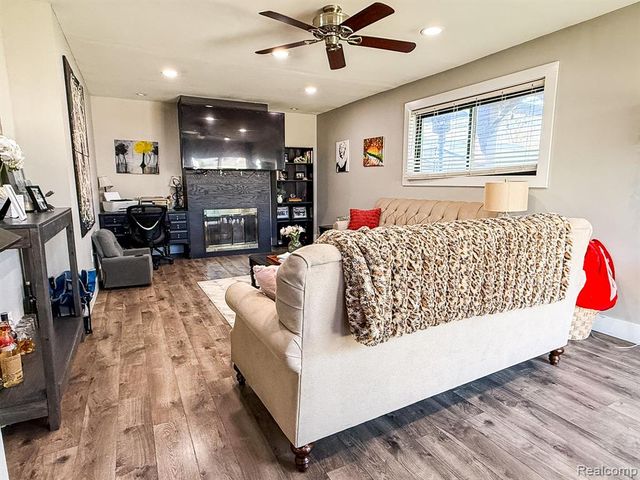 30723 Flanders Avenue, Warren, MI 48088