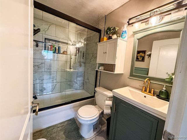 30723 Flanders Avenue, Warren, MI 48088