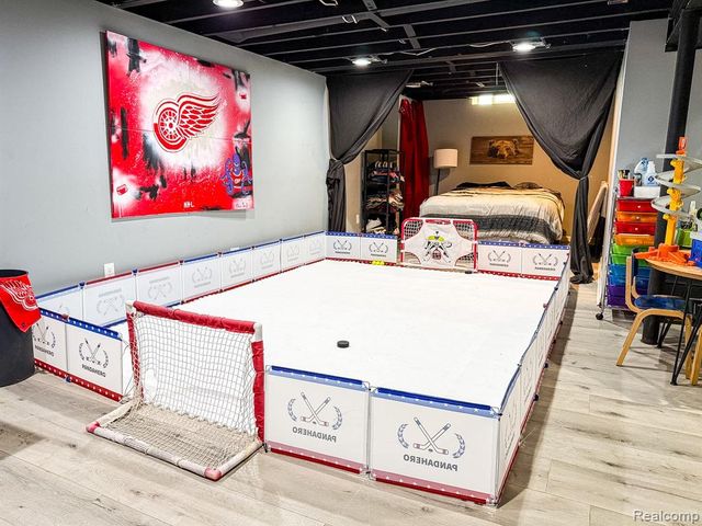 30723 Flanders Avenue, Warren, MI 48088