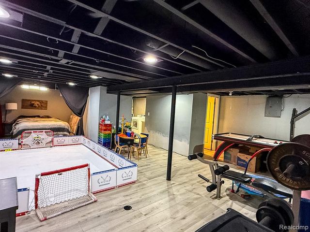 30723 Flanders Avenue, Warren, MI 48088