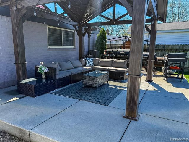 30723 Flanders Avenue, Warren, MI 48088