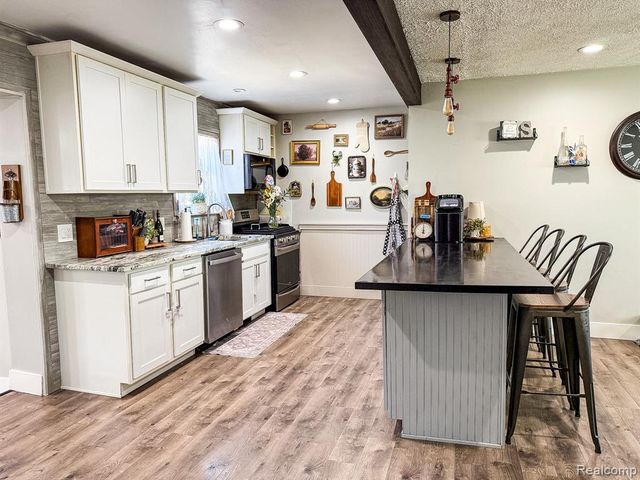 30723 Flanders Avenue, Warren, MI 48088