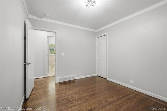 6380 Elmwood Drive, Waterford, MI 48329