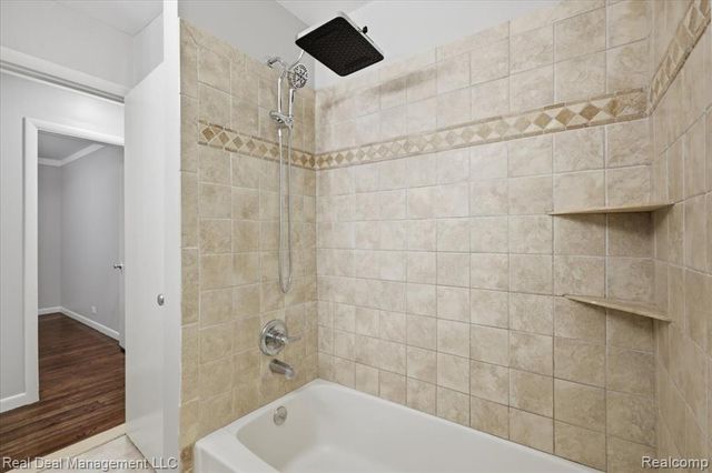 6380 Elmwood Drive, Waterford, MI 48329