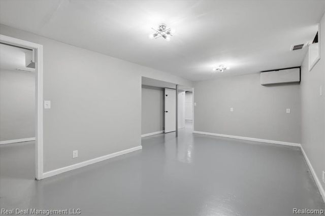 6380 Elmwood Drive, Waterford, MI 48329