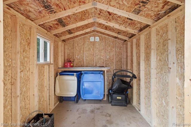 6380 Elmwood Drive, Waterford, MI 48329