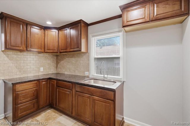 6380 Elmwood Drive, Waterford, MI 48329