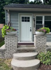 6380 Elmwood Drive, Waterford, MI 48329