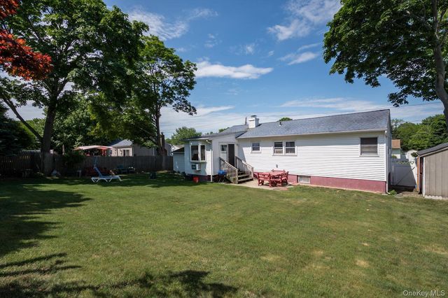 2707 Gull Avenue, Medford, NY 11763