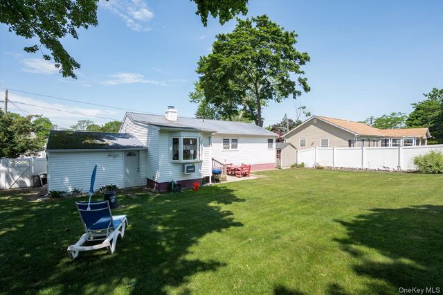 2707 Gull Avenue, Medford, NY 11763