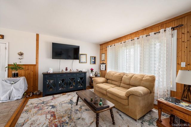 2707 Gull Avenue, Medford, NY 11763
