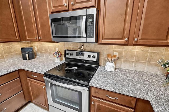 2 LYTTON LANE, Palm Coast, FL 32137