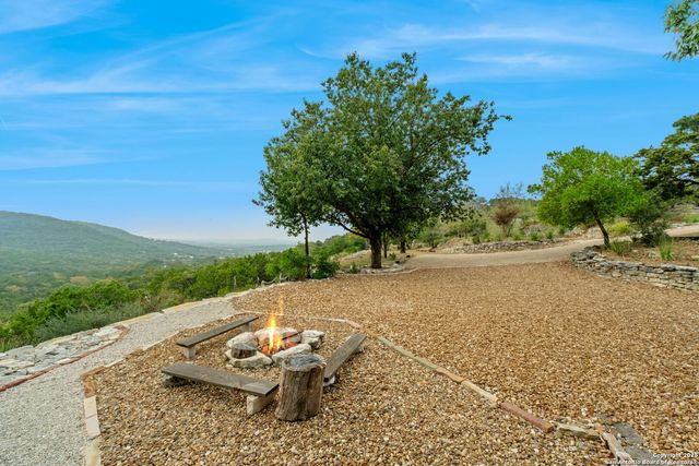 411 Valley View, Pipe Creek, TX 78063