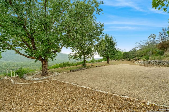 411 Valley View, Pipe Creek, TX 78063