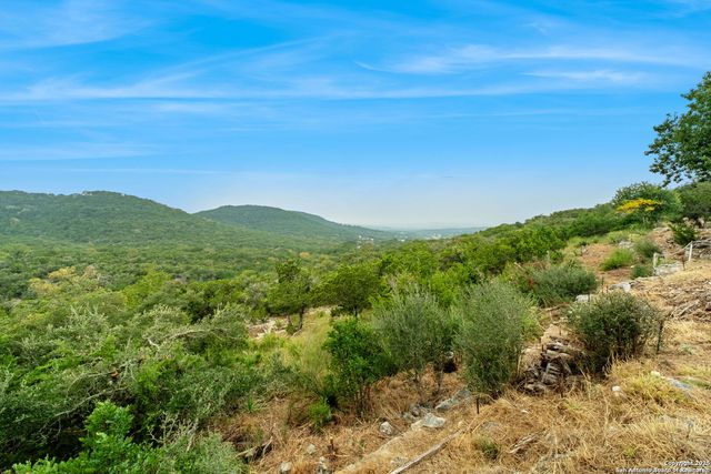 411 Valley View, Pipe Creek, TX 78063