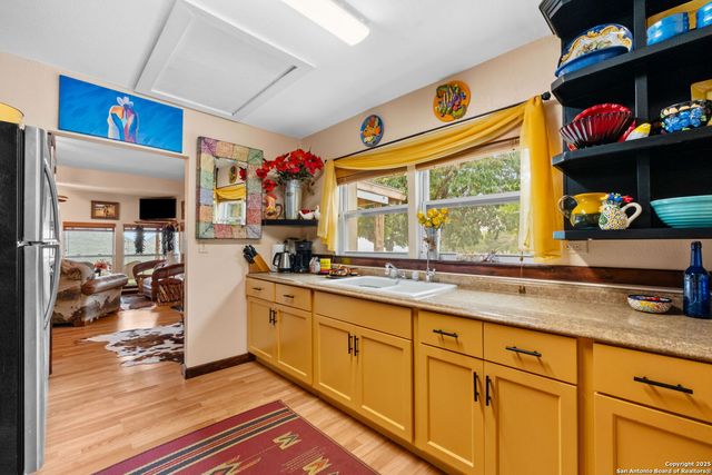 411 Valley View, Pipe Creek, TX 78063