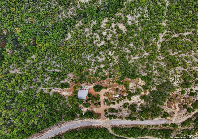 411 Valley View, Pipe Creek, TX 78063