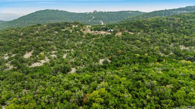 411 Valley View, Pipe Creek, TX 78063