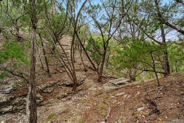 411 Valley View, Pipe Creek, TX 78063