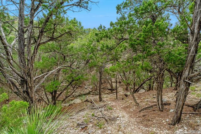 411 Valley View, Pipe Creek, TX 78063