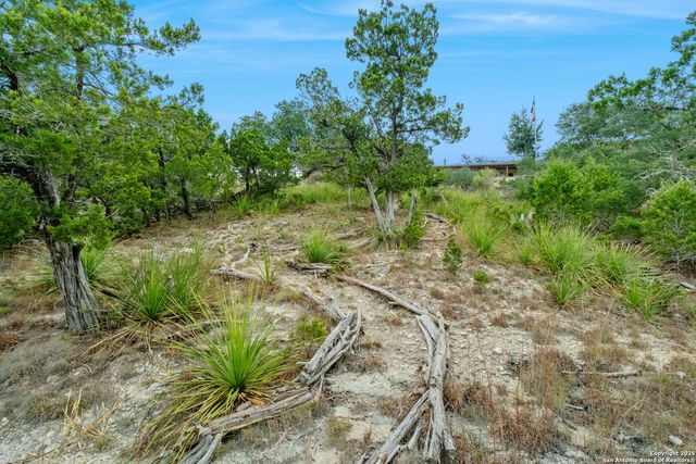 411 Valley View, Pipe Creek, TX 78063