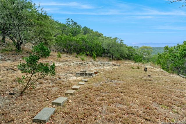 411 Valley View, Pipe Creek, TX 78063