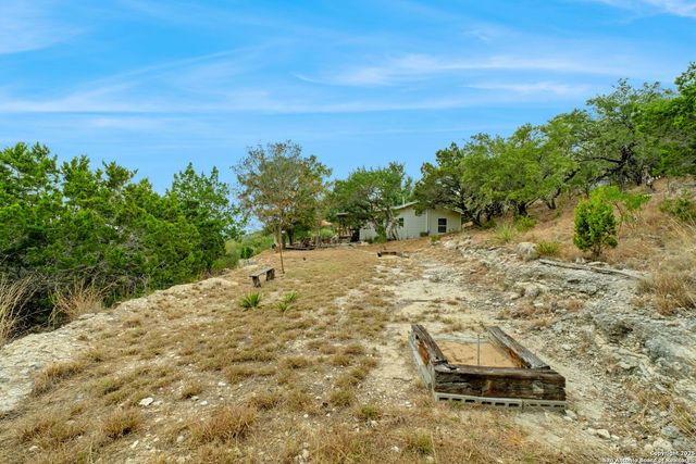 411 Valley View, Pipe Creek, TX 78063