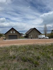 841 N TRAPPER CIR, Garden City, UT 84028