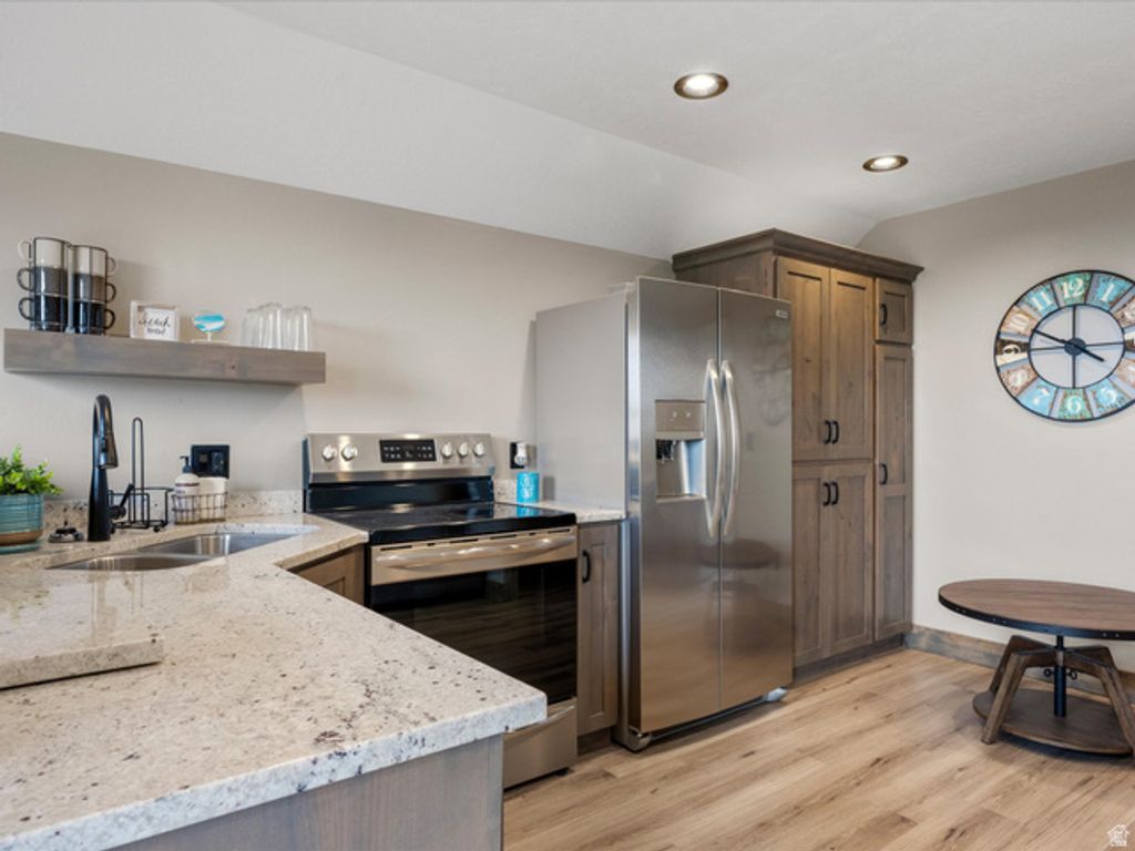 Image 33 of property listing at 841 N TRAPPER CIR, Garden City, UT 84028