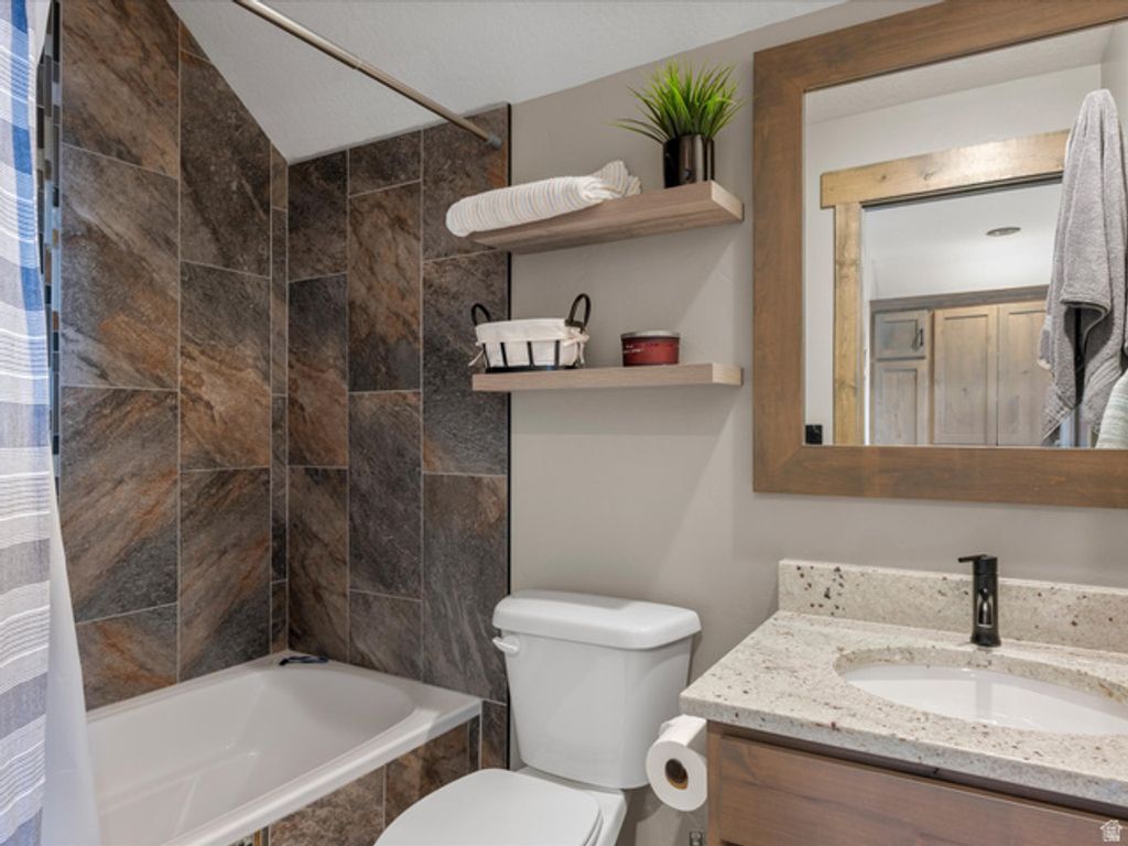 Image 35 of property listing at 841 N TRAPPER CIR, Garden City, UT 84028