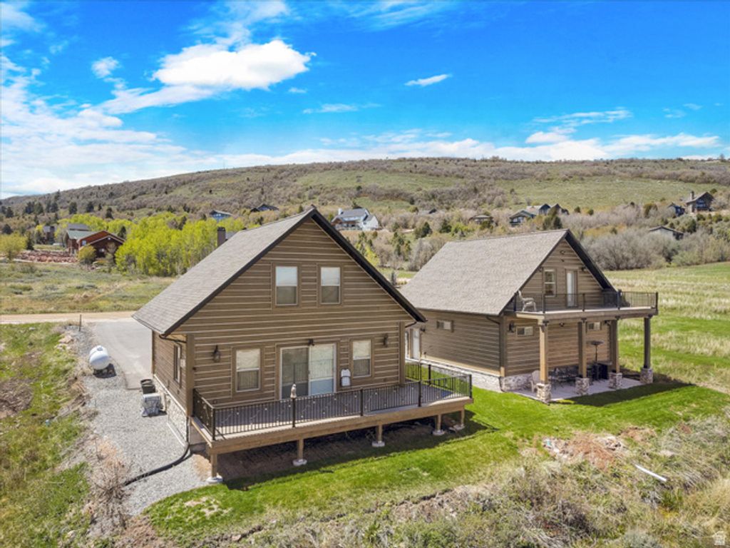 Image 5 of property listing at 841 N TRAPPER CIR, Garden City, UT 84028