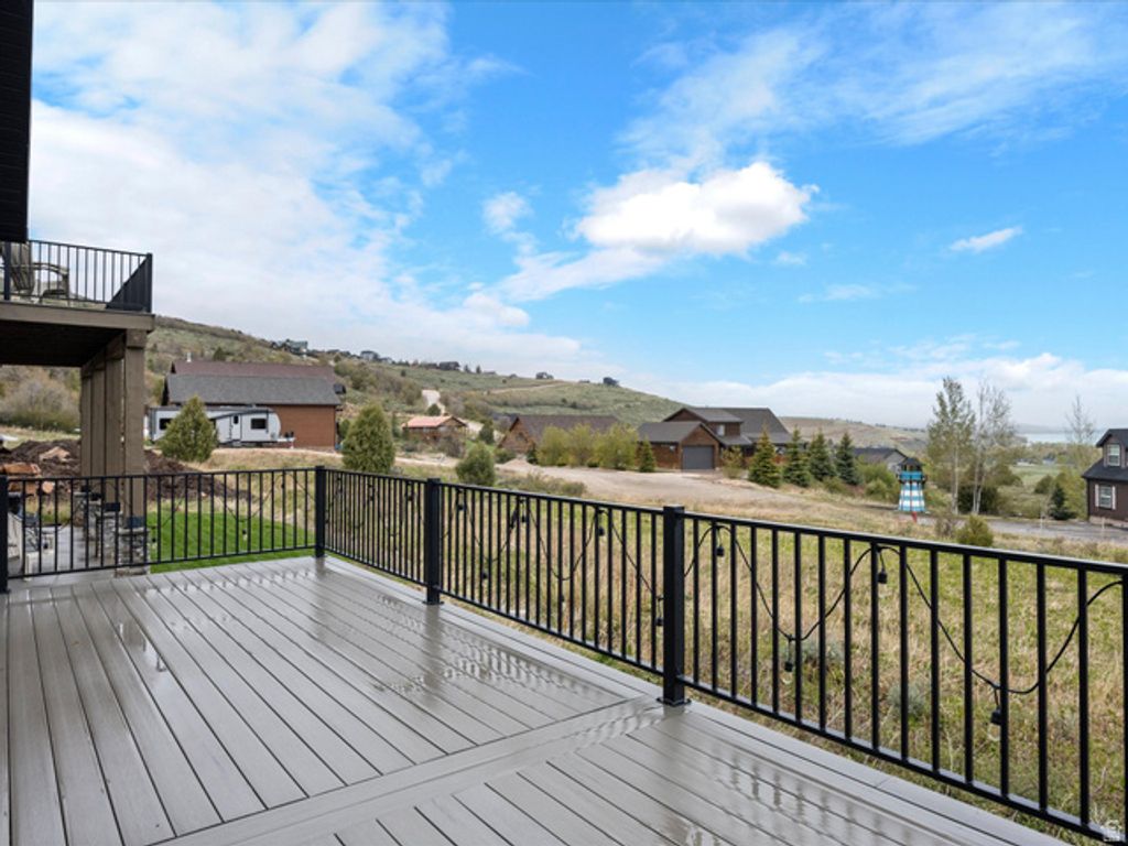Image 7 of property listing at 841 N TRAPPER CIR, Garden City, UT 84028