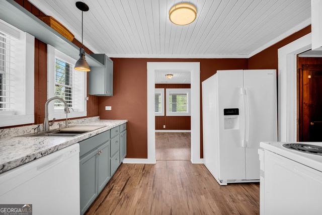 288 S Broad Street, Toccoa, GA 30577