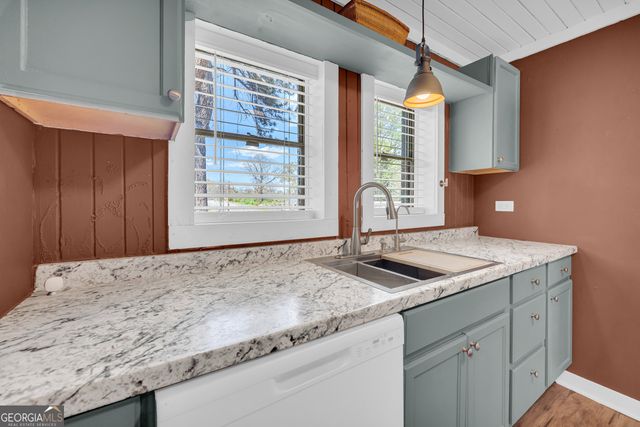 288 S Broad Street, Toccoa, GA 30577